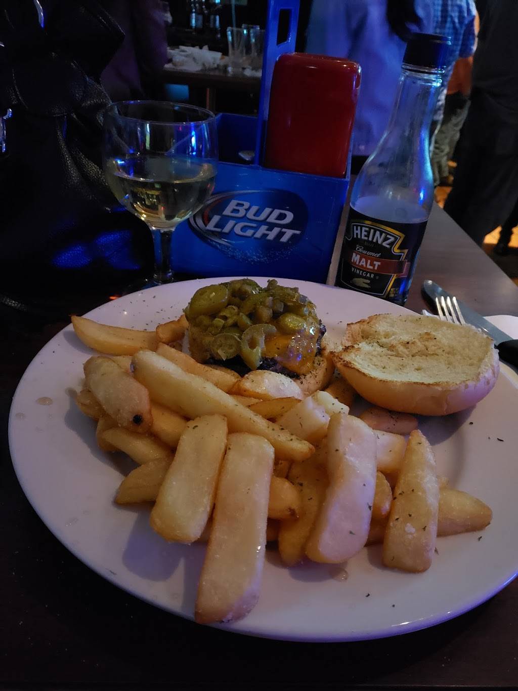 The Bar | restaurant | 266 Dartmouth St, New Bedford, MA 02740, USA | 7749927588 OR +1 774-992-7588