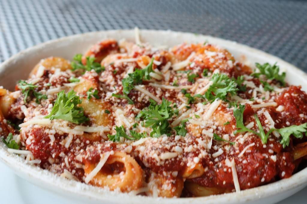 Reginellis Pizzeria | restaurant | 874 Harrison Ave, New Orleans, LA 70124, USA | 5044880133 OR +1 504-488-0133