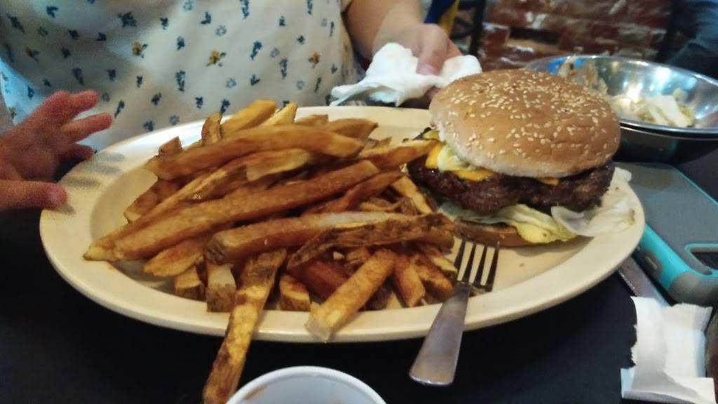 Maypearl Roadhouse | restaurant | 220 S Main St, Maypearl, TX 76064, USA | 9723517501 OR +1 972-351-7501