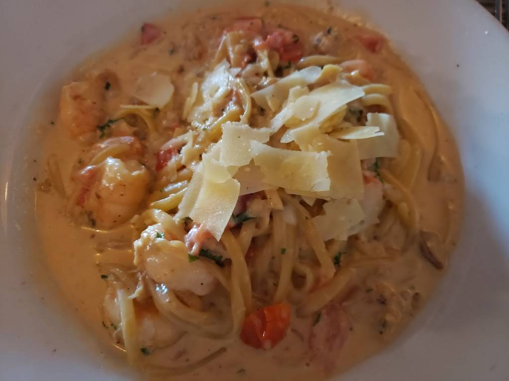 DelPietros Restaurant | restaurant | 1059 S Big Bend Blvd, Richmond Heights, MO 63117, USA | 3142245225 OR +1 314-224-5225