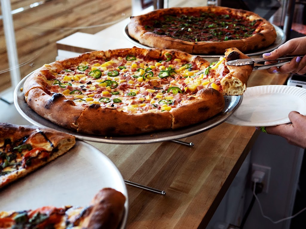 Arthur Macs Little Snack | restaurant | 5614 Bay St unit 238, Emeryville, CA 94608, USA | 5108174766 OR +1 510-817-4766