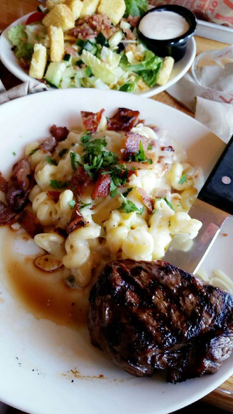 Applebees Grill + Bar | restaurant | 1272 E Yosemite Ave, Manteca, CA 95336, USA | 2098244499 OR +1 209-824-4499