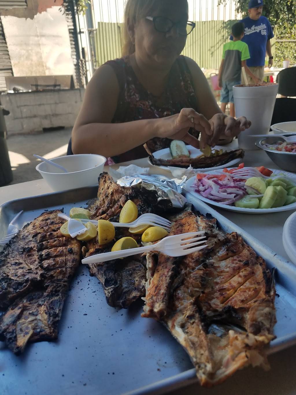 Mariscos El Tony | restaurant | 2623 E 132nd St, Compton, CA 90222, USA | 3107666488 OR +1 310-766-6488