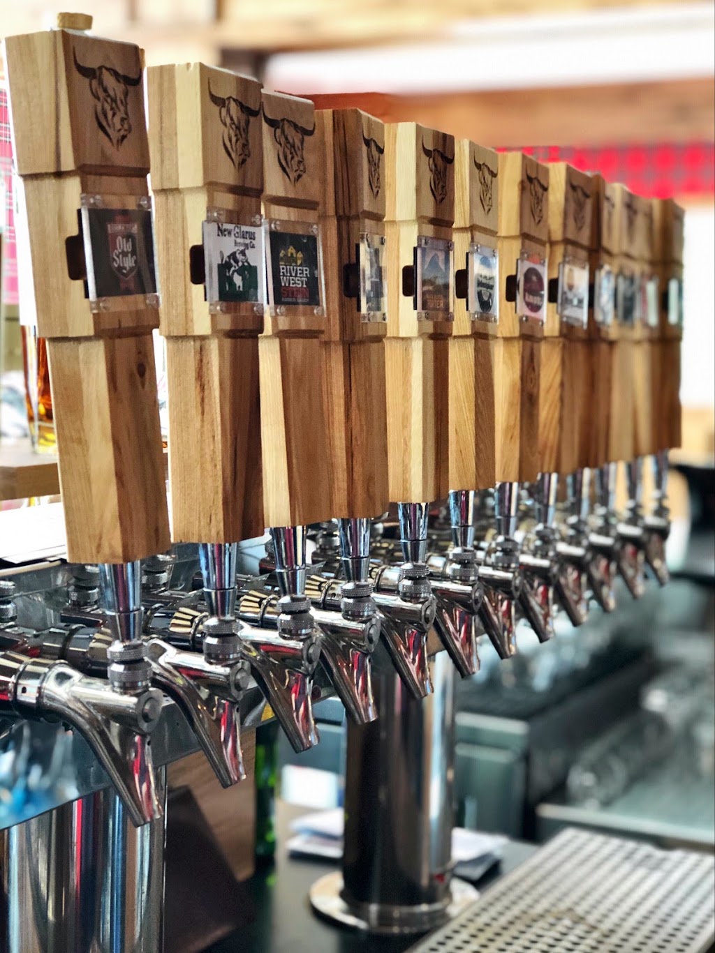 TJ Highland Steakhouse | restaurant | 11 W Ripple Ave, Oshkosh, WI 54902, USA | 9202311076 OR +1 920-231-1076