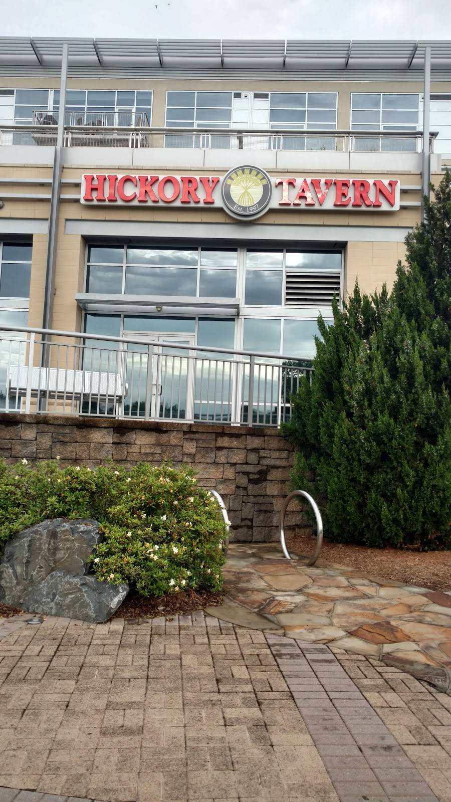 Hickory Tavern | restaurant | 1100 Metropolitan Ave #170, Charlotte, NC 28204, USA | 7043345155 OR +1 704-334-5155