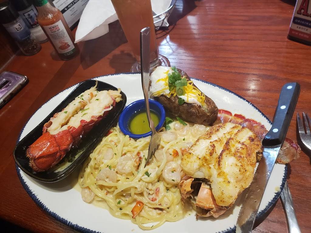 Red Lobster | restaurant | 17601 East Castleton St, City of Industry, CA 91748, USA | 6269655112 OR +1 626-965-5112