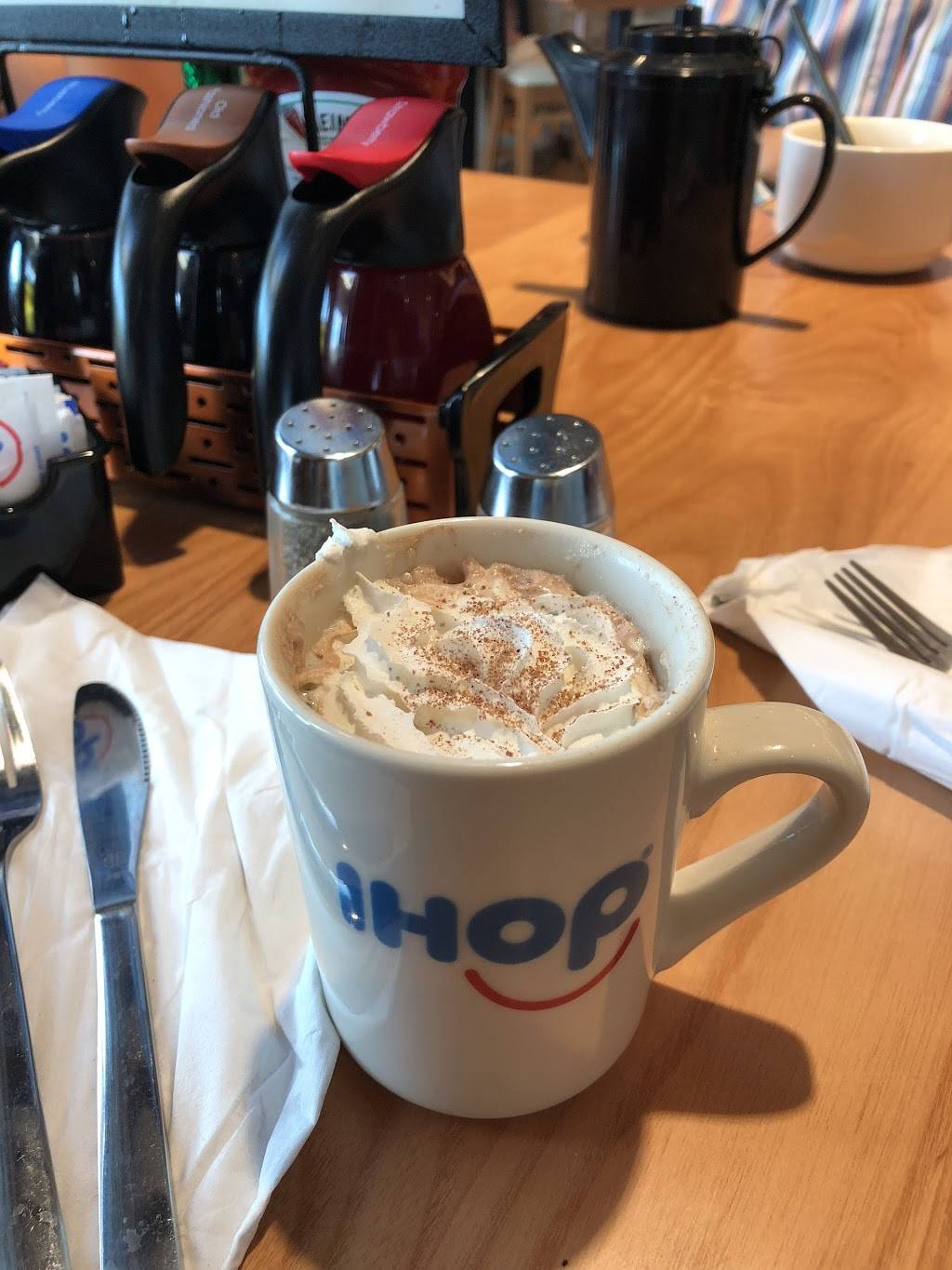 IHOP | restaurant | 3269 Koapaka St, Honolulu, HI 96819, USA | 8084921321 OR +1 808-492-1321