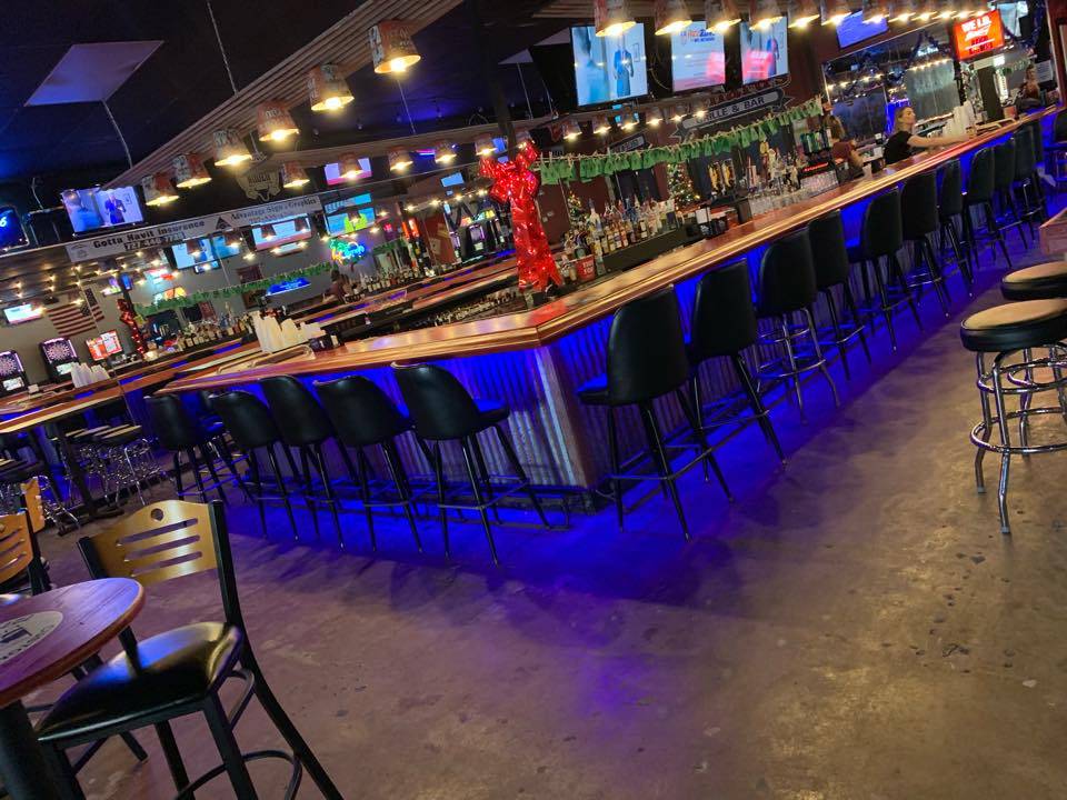 Richards Grille & Bar | restaurant | 7570 Starkey Rd STE J, Seminole, FL 33777, USA | 7273174530 OR +1 727-317-4530