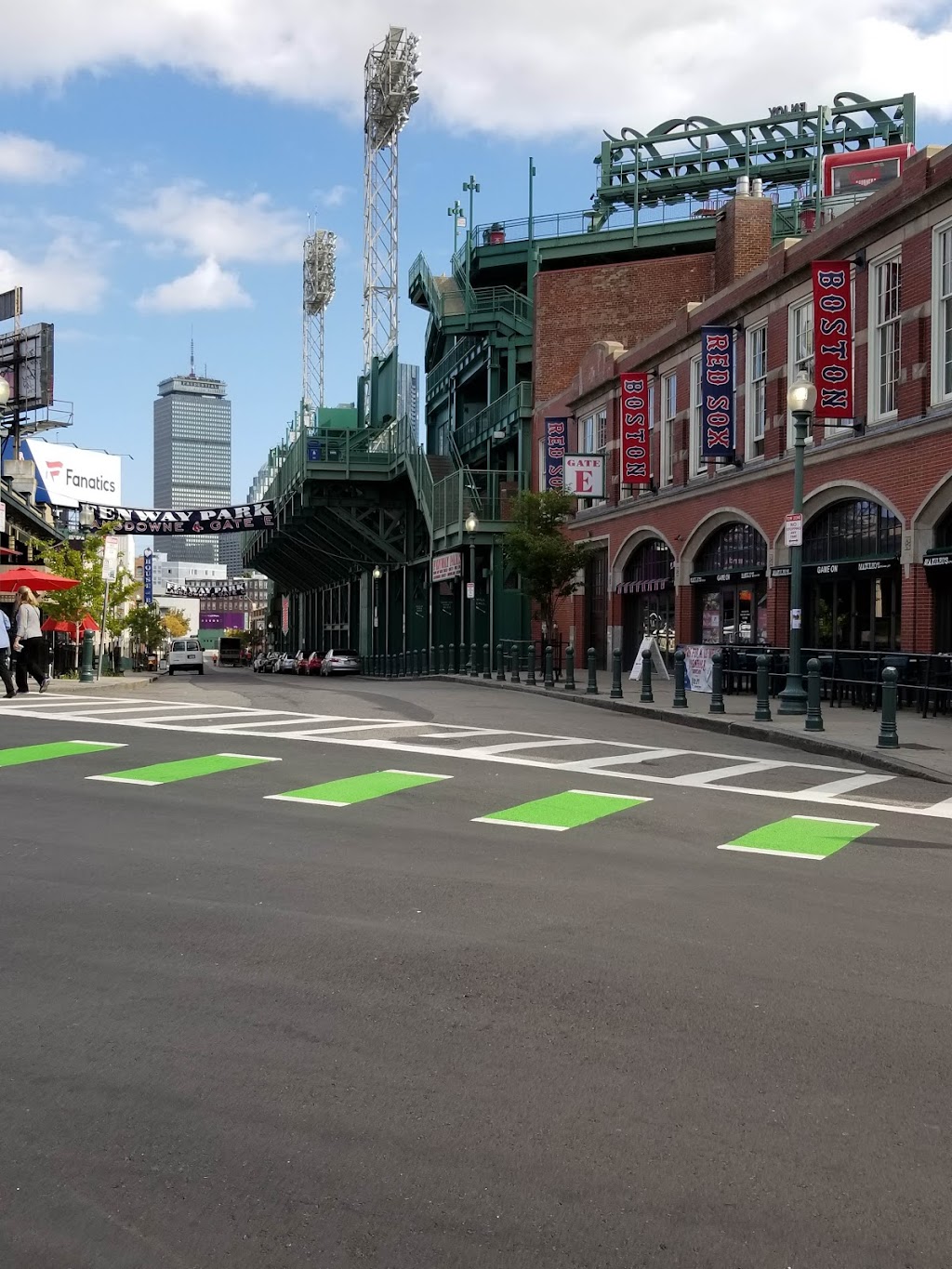 Sals Pizza | restaurant | 51 Brookline Ave, Boston, MA 02115, USA | 6175364444 OR +1 617-536-4444