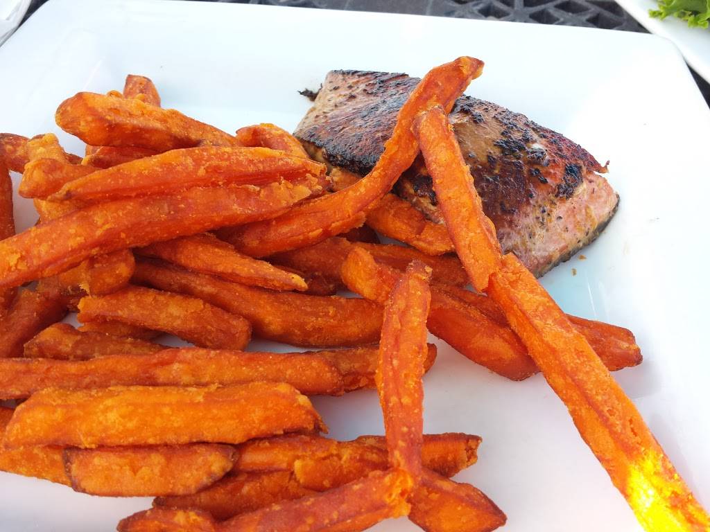 Atties Bar & Grill | restaurant | 2600 S Stone Creek Blvd, Urbana, IL 61802, USA | 2173679876 OR +1 217-367-9876