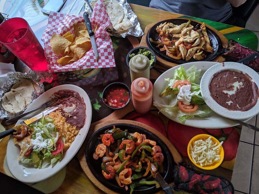 Estrella Hondumex | restaurant | 109 Roaring Fork Rd, Gatlinburg, TN 37738, USA | 8653251458 OR +1 865-325-1458