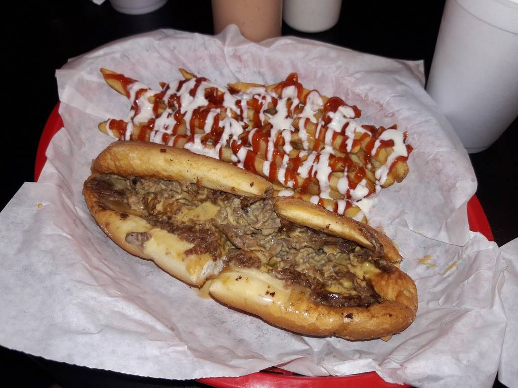 Cheesesteak House | restaurant | 2015 W Davis St, Dallas, TX 75208, USA | 4699414389 OR +1 469-941-4389