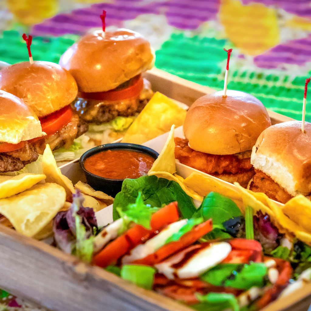 Blue Giraffe 2 Restaurant at Beachview Estates | restaurant | 1100 Par View Dr, Sanibel, FL 33957, USA | 2395585634 OR +1 239-558-5634