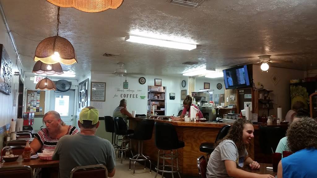 Memas Family Restaurant | restaurant | 1147 US-17, Satsuma, FL 32189, USA | 3866494929 OR +1 386-649-4929