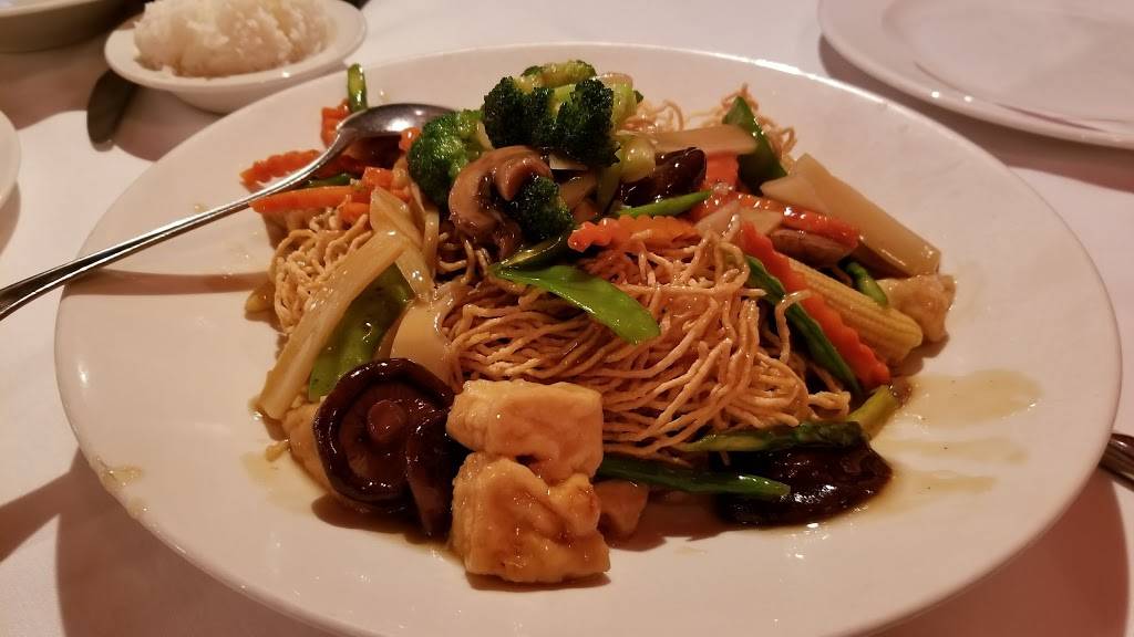 Duangrats Thai Restaurant | restaurant | 5878 Leesburg Pike, Falls Church, VA 22041, USA | 7038205775 OR +1 703-820-5775