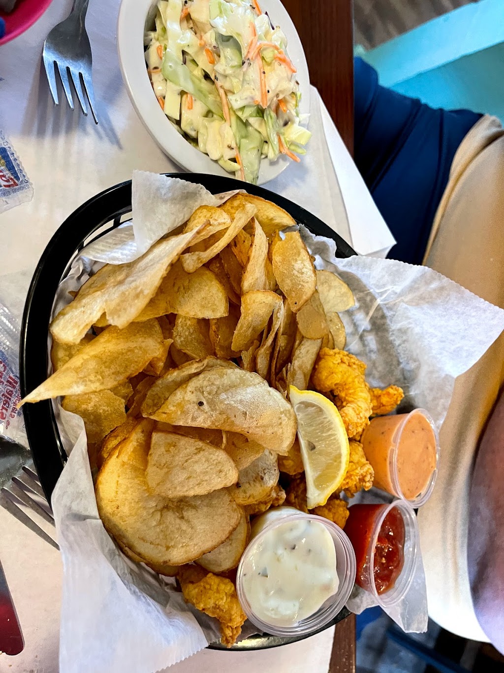 The Flying Harpoon 2 | restaurant | 23479 Perdido Beach Blvd, Orange Beach, AL 36561, USA | 2519818100 OR +1 251-981-8100