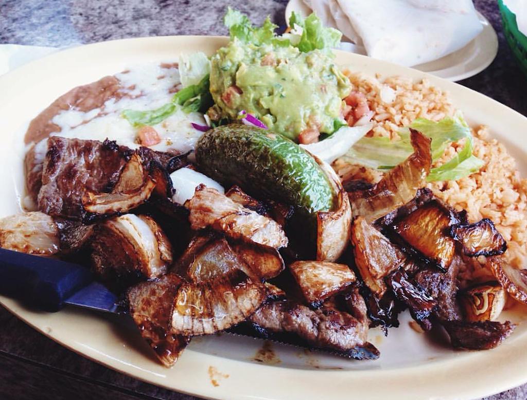 Mauricios Mexican Food & Pizza | restaurant | 20502 E Arrow Hwy, Covina, CA 91724, USA | 6265984254 OR +1 626-598-4254