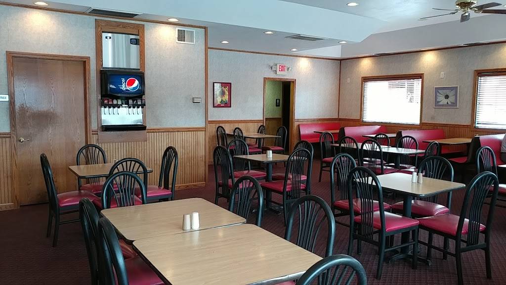 Foxs Pizza Den | restaurant | 1 E DuBois Ave, DuBois, PA 15801, USA | 8143710444 OR +1 814-371-0444