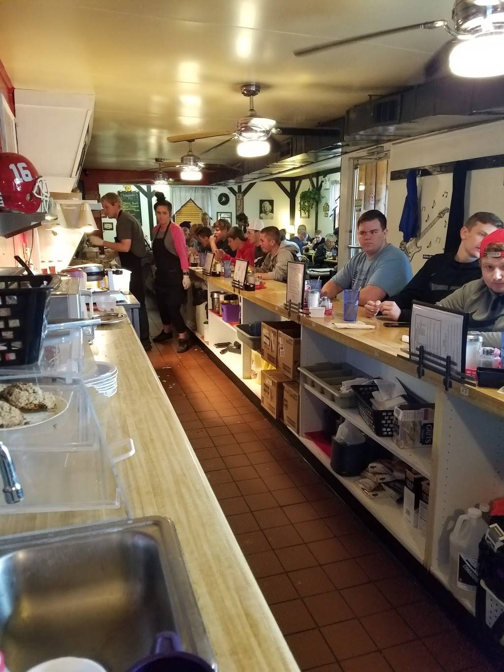 Bulldog Diner | restaurant | 30 Lowry Dr, West Milton, OH 45383, USA | 9376989495 OR +1 937-698-9495