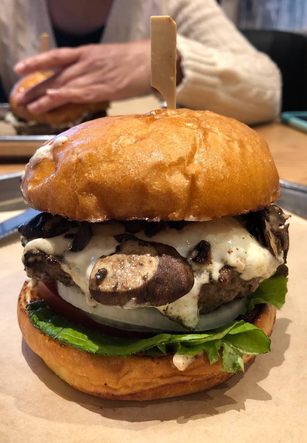 Hopdoddy Burger Bar | restaurant | 798 Sorella Ct Ste 199, Houston, TX 77024, USA | 7134616600 OR +1 713-461-6600