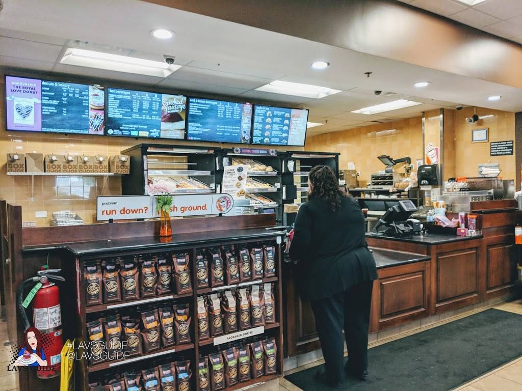 Dunkin | cafe | 600 S County Farm Rd, Wheaton, IL 60187, USA | 6304623722 OR +1 630-462-3722