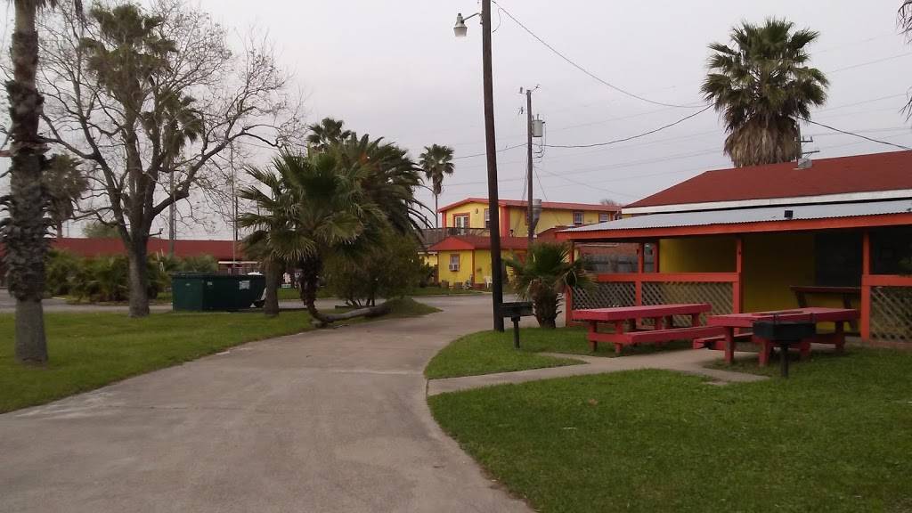 Gulfway Motel & Restaurant | restaurant | 1365 TX-124, High Island, TX 77623, USA | 4092865217 OR +1 409-286-5217