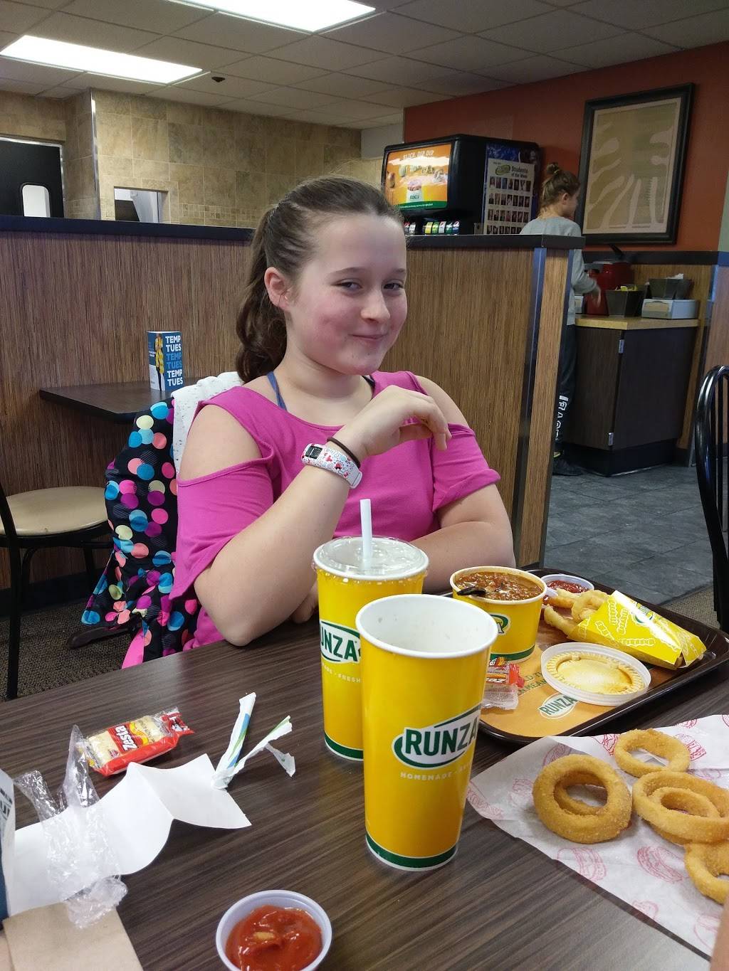 Runza Restaurant | restaurant | 4713 S 77th Ave, Ralston, NE 68127, USA | 4025925314 OR +1 402-592-5314