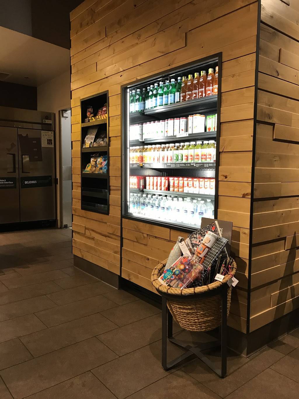 Starbucks | cafe | 2155 Town Center Plaza #190, West Sacramento, CA 95691, USA | 9163712137 OR +1 916-371-2137