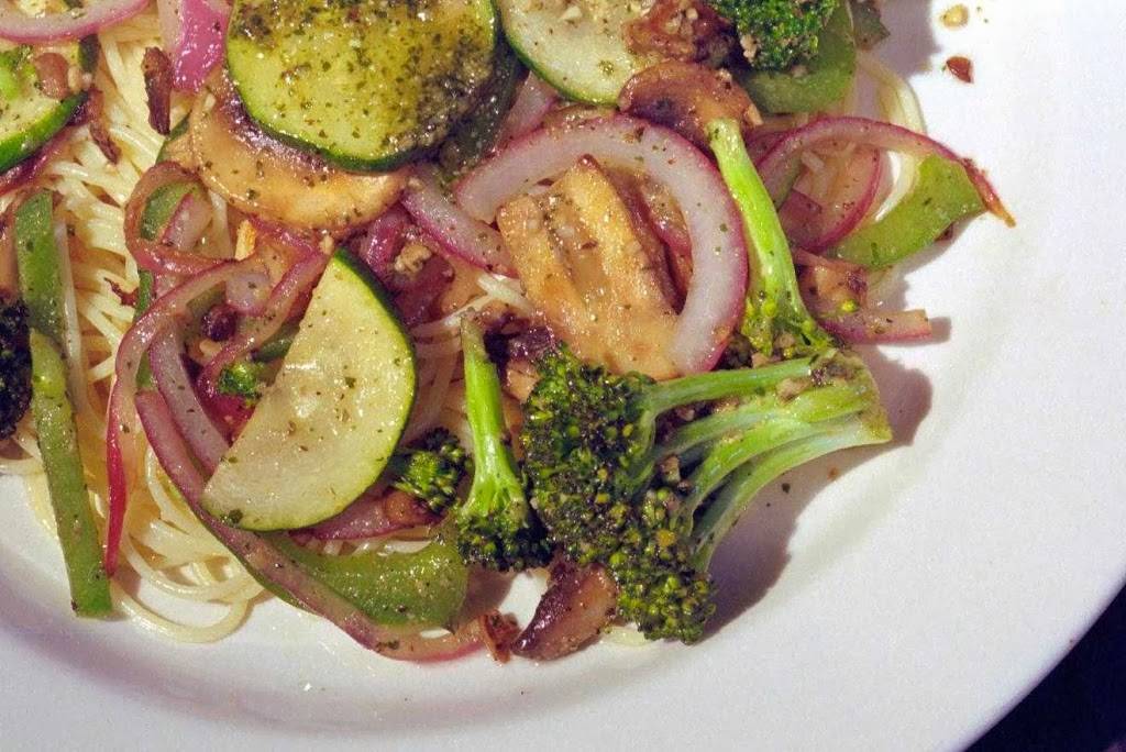 Mama Mia Pizza & Pasta | meal delivery | 2935 Elm St, Dallas, TX 75226, USA | 2147446262 OR +1 214-744-6262