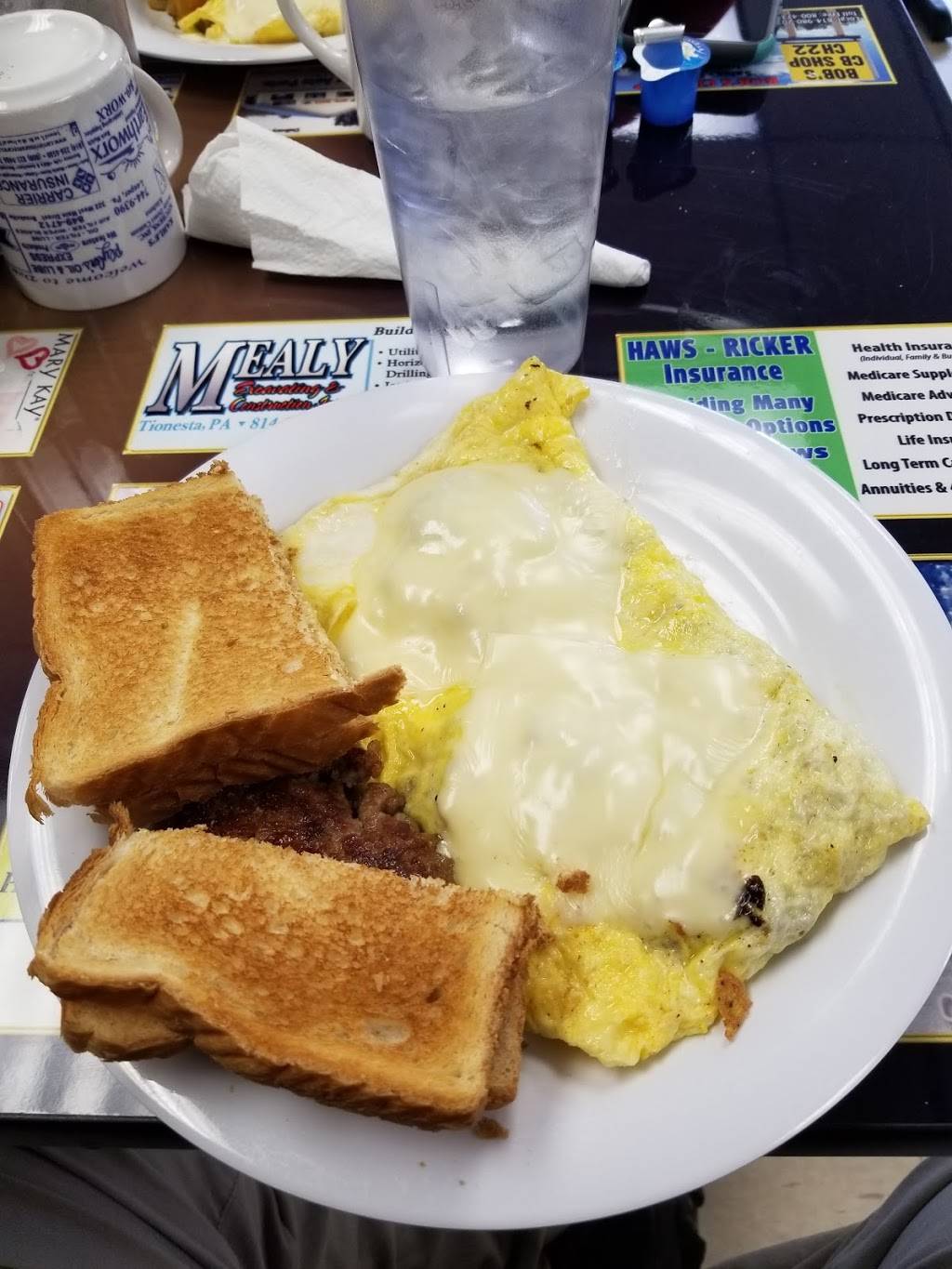 Debs Diner | restaurant | 720 Main St, Strattanville, PA 16258, USA | 8147643001 OR +1 814-764-3001