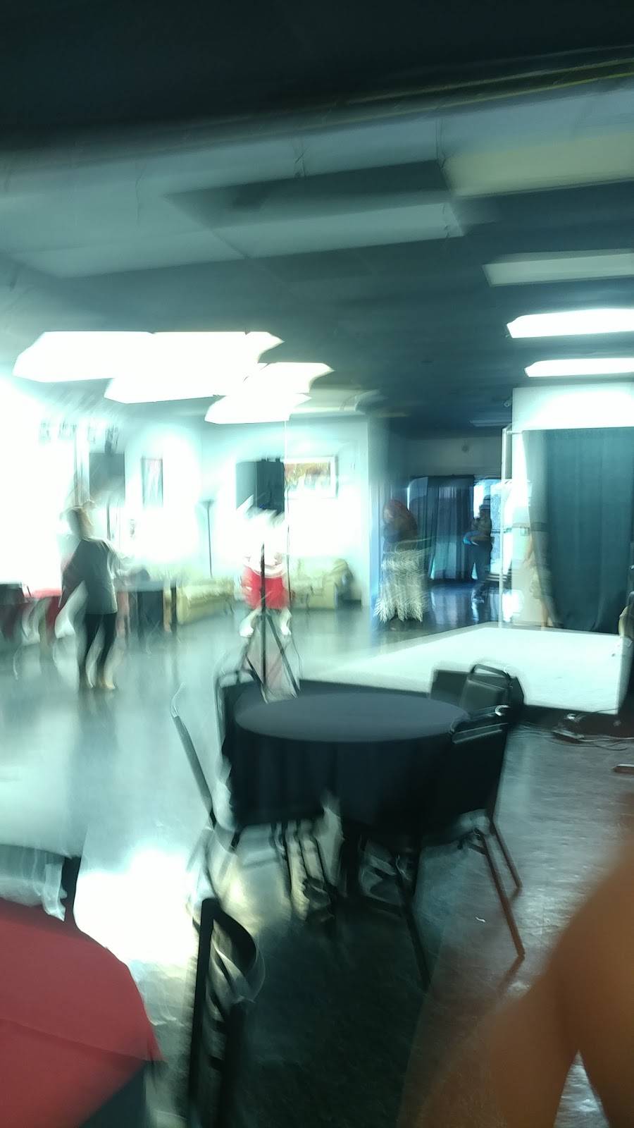 The Idle-A-While Supper Club and Venue | restaurant | 6068 Channingway Blvd, Columbus, OH 43232, USA | 6148685917 OR +1 614-868-5917