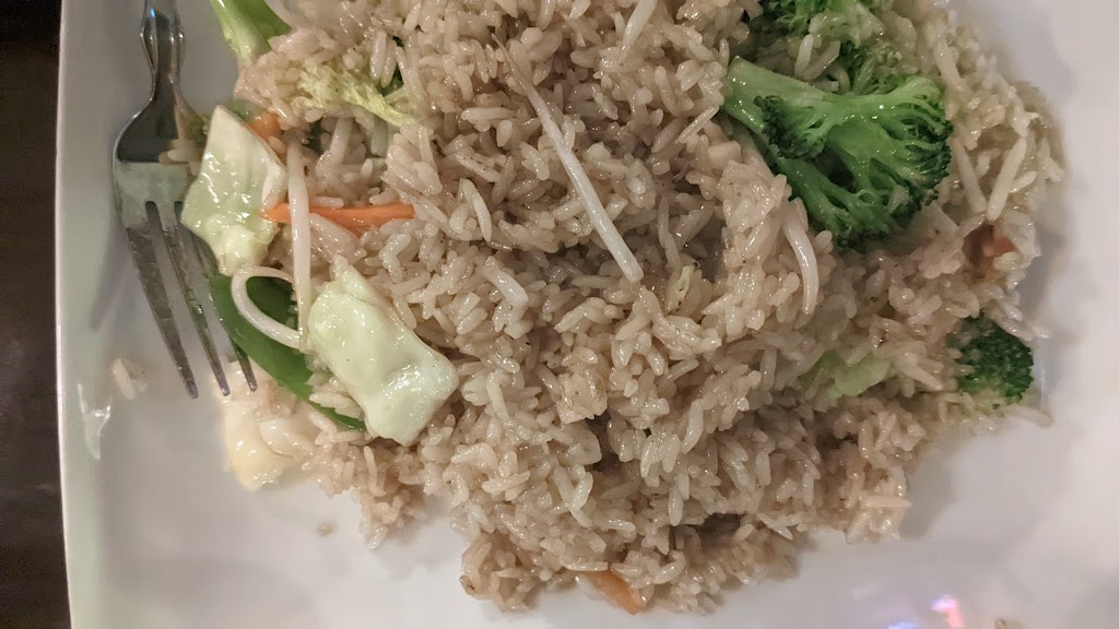 Bahn Thai & M | restaurant | 2226 Holiday Manor Center Suite 8, Louisville, KY 40222, USA | 5023652776 OR +1 502-365-2776