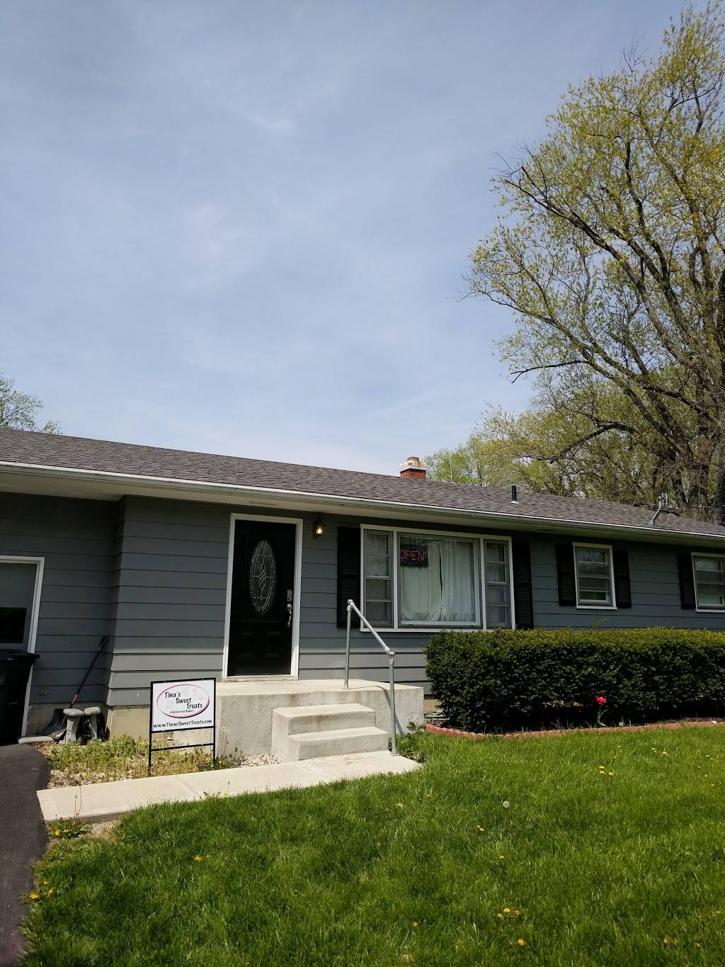 Tinas Sweet Treats | restaurant | 4271 S Dixie Hwy, Franklin, OH 45005, USA | 5134299428 OR +1 513-429-9428