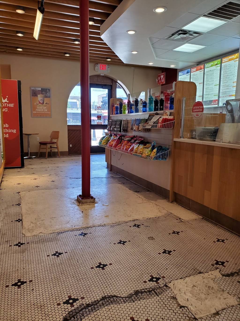 Smoothie King | meal delivery | 711 E Douglas Ave, Wichita, KS 67202, USA | 3162014287 OR +1 316-201-4287