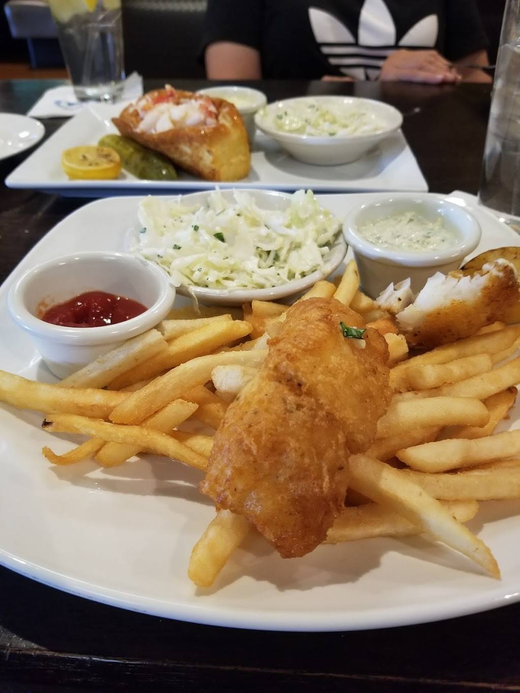 Bluewater Grill | restaurant | 1720 E Camelback Rd, Phoenix, AZ 85016, USA | 6022773474 OR +1 602-277-3474