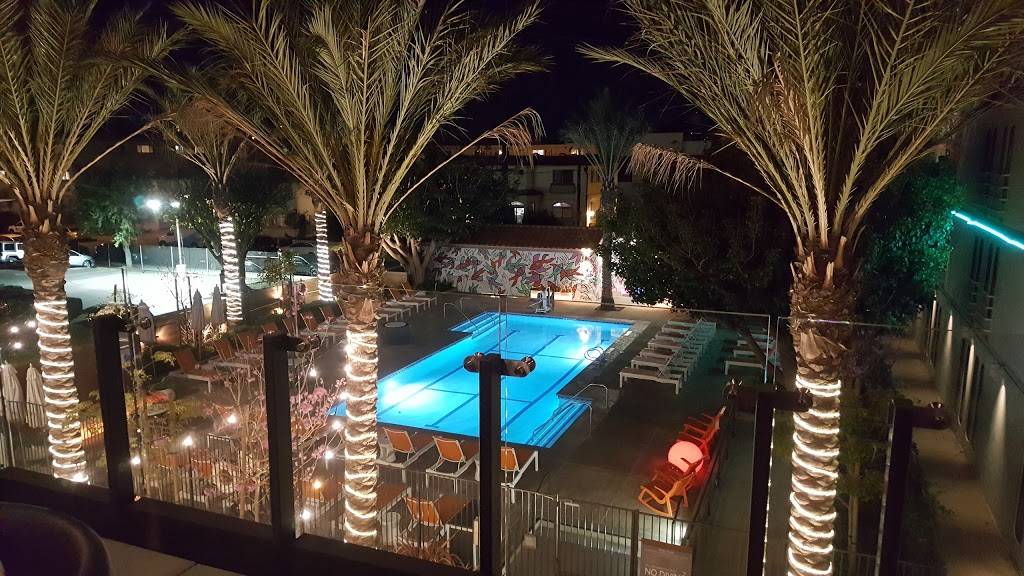 W XYZ Bar | restaurant | 475 Pacific Coast Highway, El Segundo, CA 90245, USA | 4242905555 OR +1 424-290-5555