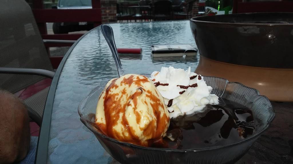 Russos Lakeside Seafood & SteakHouse | restaurant | 702 River St, Palmer, MA 01069, USA | 4132892360 OR +1 413-289-2360