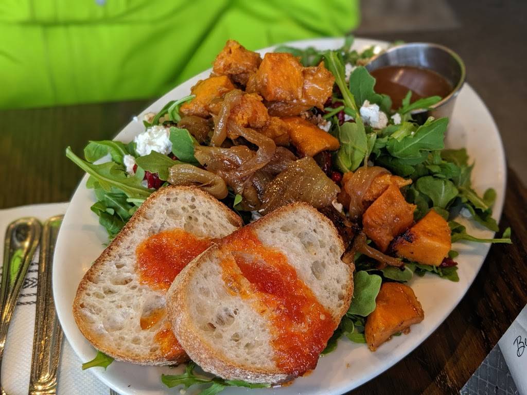 Cafe Luna | restaurant | 612 Main St, Cambridge, MA 02139, USA | 6175763400 OR +1 617-576-3400