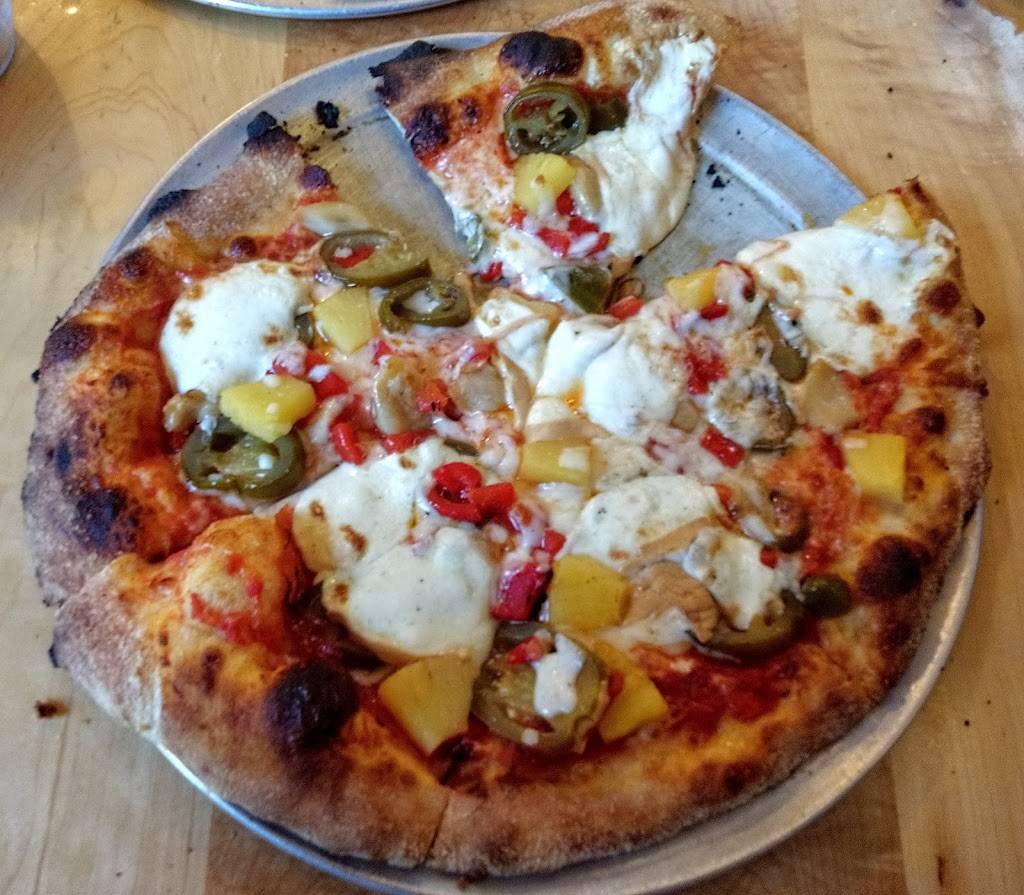 Hill and Holler Pizza | restaurant | 970 N Jefferson St, Lewisburg, WV 24901, USA | 3046474429 OR +1 304-647-4429