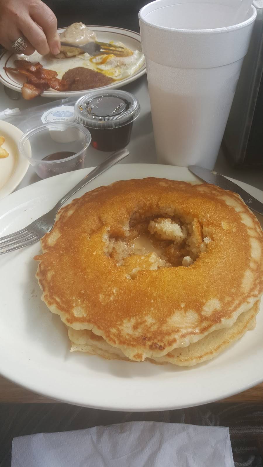 Jefferson Fountain | restaurant | 22 N Jefferson Cir, Oak Ridge, TN 37830, USA | 8654821141 OR +1 865-482-1141