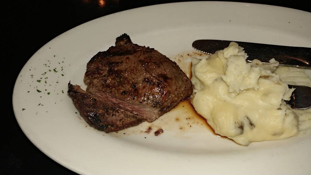 Johnnys Italian Steakhouse | restaurant | 305 N 170th St, Omaha, NE 68118, USA | 4022899210 OR +1 402-289-9210