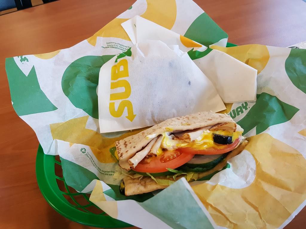 Subway | restaurant | 7960 Metro Pkwy, Sterling Heights, MI 48312, USA | 5862680800 OR +1 586-268-0800