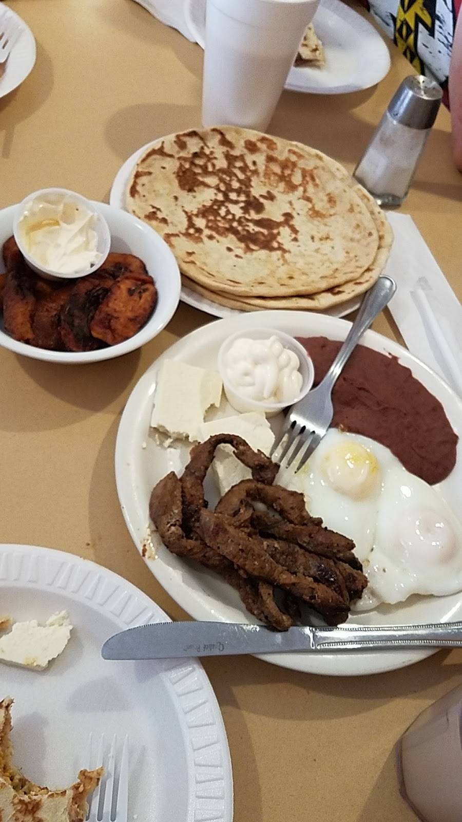 Mi Pequena Honduras | restaurant | 649 Georges Rd, North Brunswick Township, NJ 08902, USA | 7322460007 OR +1 732-246-0007