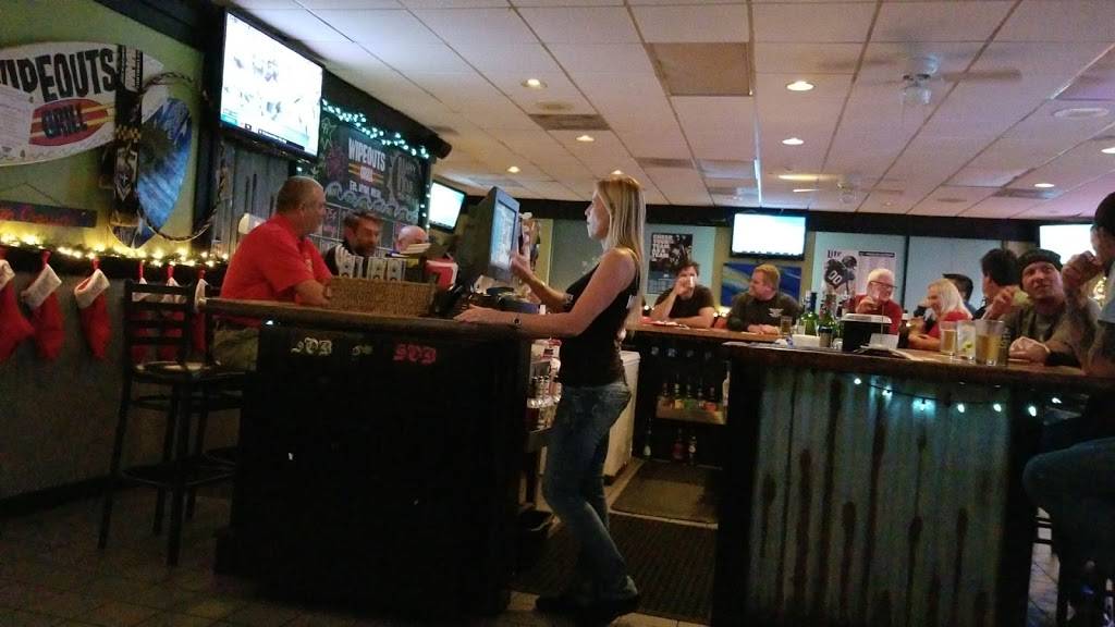 Wipeouts Grill | restaurant | 1585 Atlantic Blvd, Neptune Beach, FL 32266, USA | 9042474508 OR +1 904-247-4508