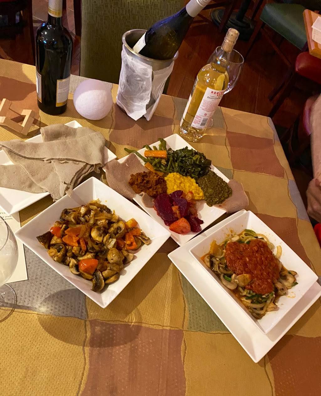 Caffe Utopia & Bar | restaurant | 410 E Glebe Rd, Alexandria, VA 22305, USA | 5719705588 OR +1 571-970-5588