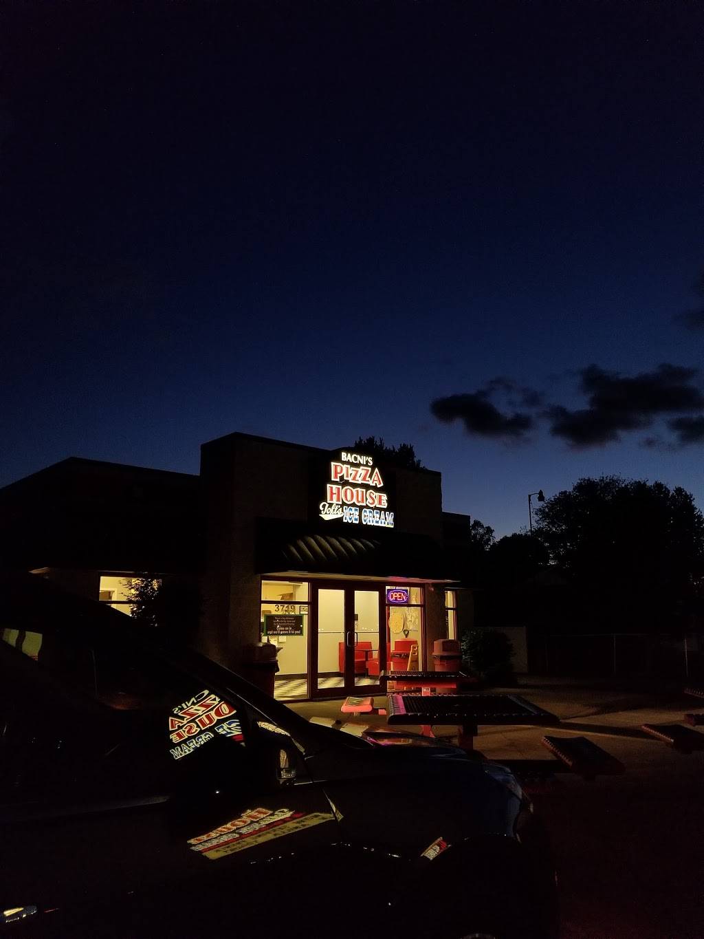 Bacnis Pizza House | restaurant | 3719 Columbus Ave, Sandusky, OH 44870, USA | 4196266608 OR +1 419-626-6608