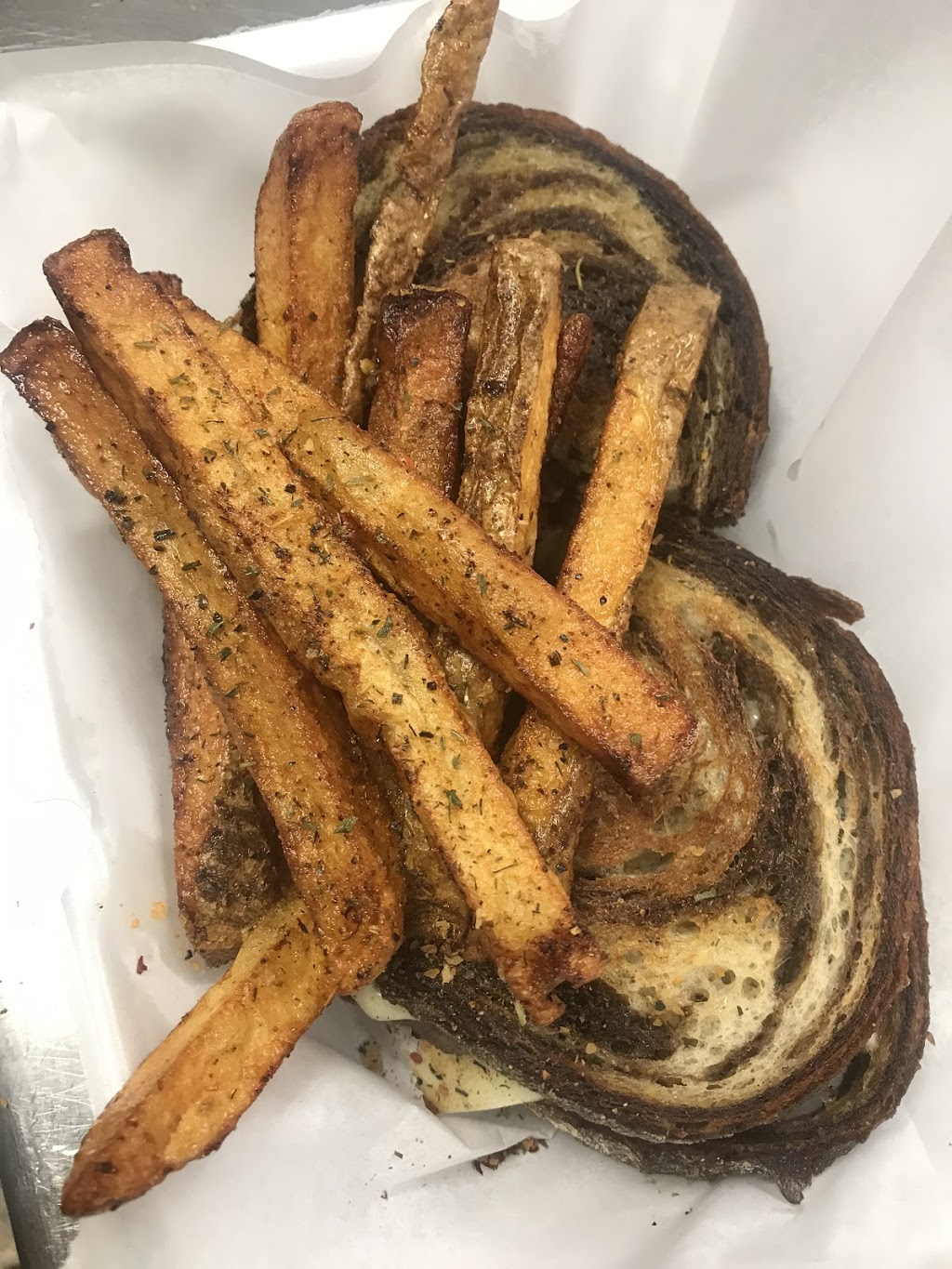 Lady Ks | restaurant | 1001 Krei Blvd, Farmington, MO 63640, USA | 5732182768 OR +1 573-218-2768