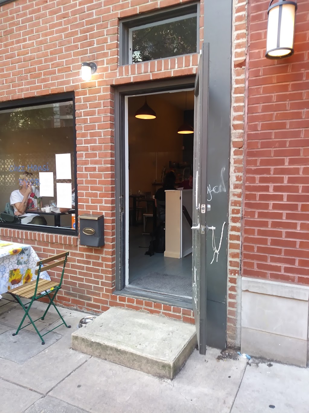 Chez Hansi | restaurant | 1610 South St, Philadelphia, PA 19146, USA | 6103043436 OR +1 610-304-3436