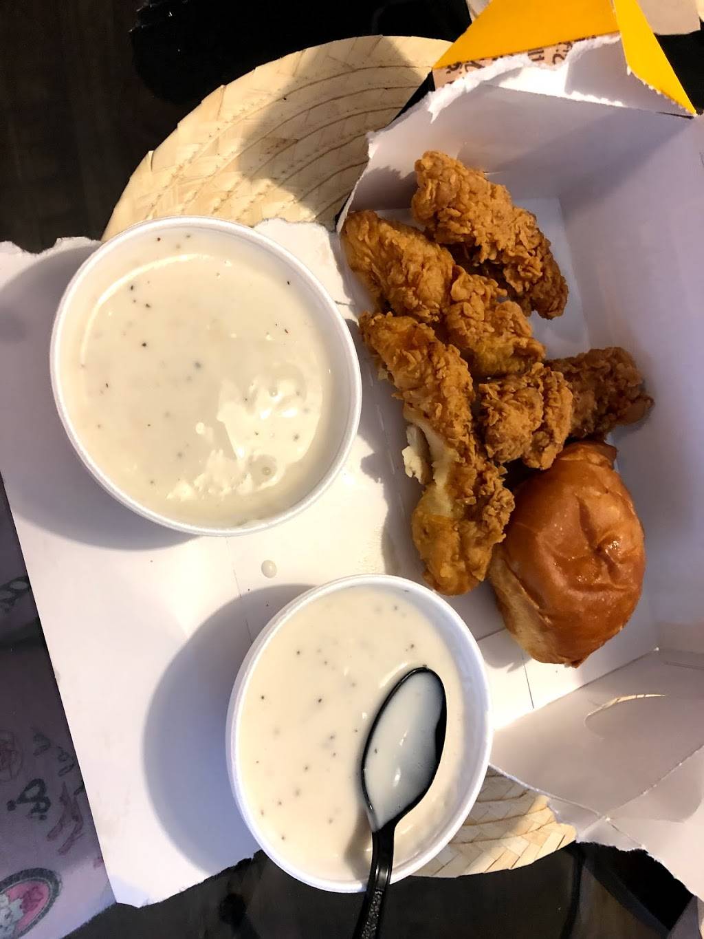 Golden Chick | meal takeaway | 17858 Preston Rd, Dallas, TX 75252, USA | 9729300318 OR +1 972-930-0318