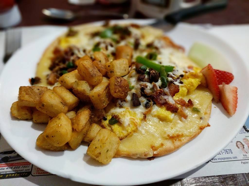 Le Saint Bens | restaurant | 550 98e Rue, Saint-Georges, QC G5Y 8G1, Canada | 4182275212 OR +1 418-227-5212